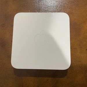 Apple Airport Extreme router